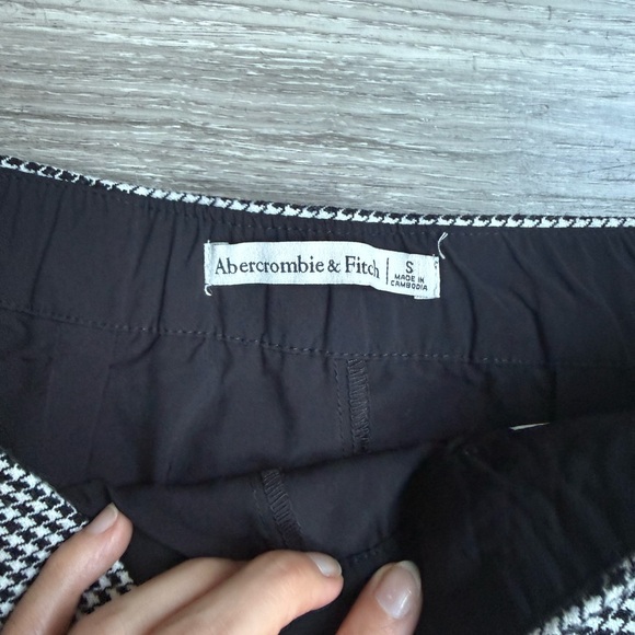 Abercrombie & Fitch Black and White Houndstooth Mini Skirt S - Picture 3 of 3